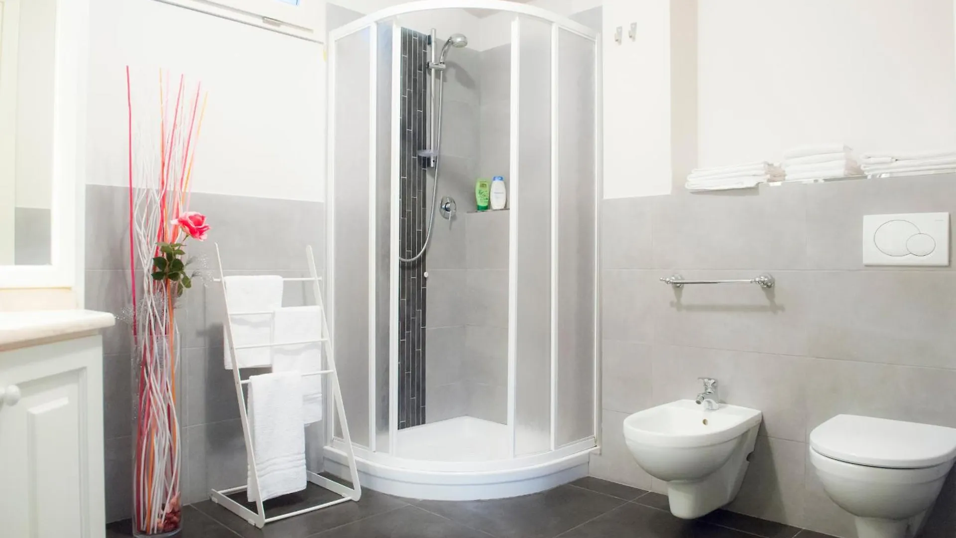 B&B Alle Tre Rose Montignoso Bed & Breakfast